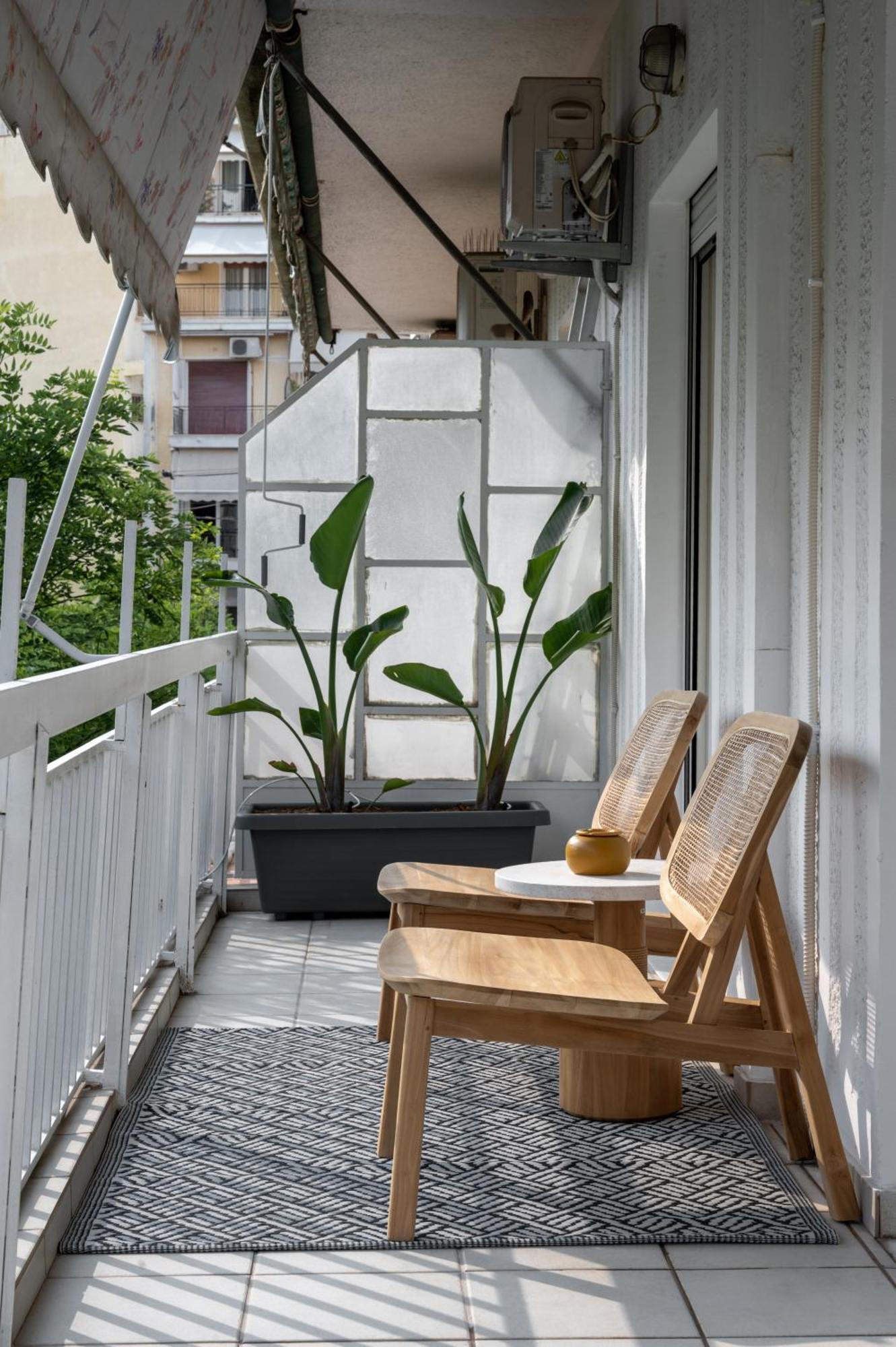 Athens' Gem: Fun, Sun & Your Koukaki Run! Exterior photo